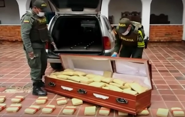 Наркодельцы пытались провезти в гробах 300 кг марихуаны