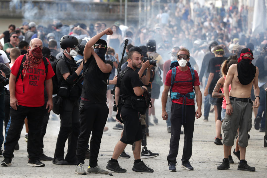 Во Франции задержали десятки протестующих