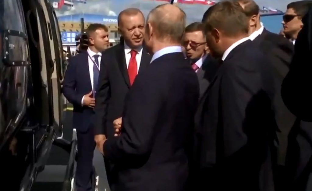 Путин обещал подарить Эрдогану лимузин Aurus при покупке вертолета