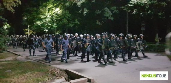 Силовики взяли под контроль ситуацию в Бишкеке (обновлено)