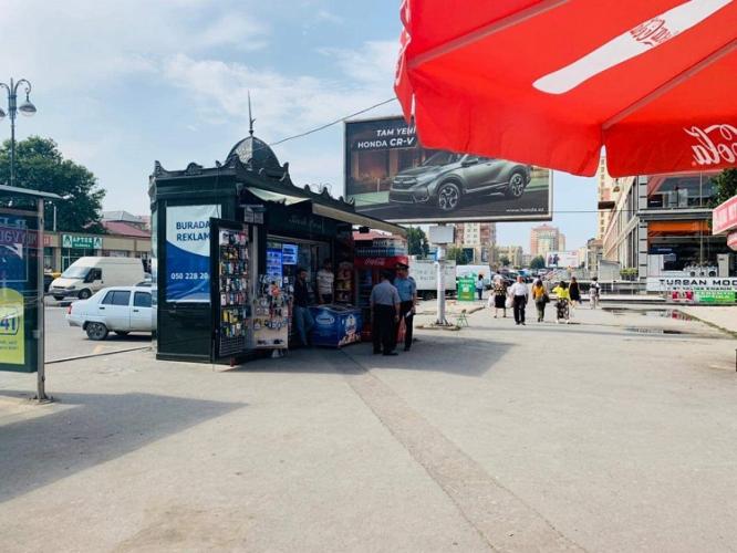 В Баку полиция провела рейд против уличной торговли