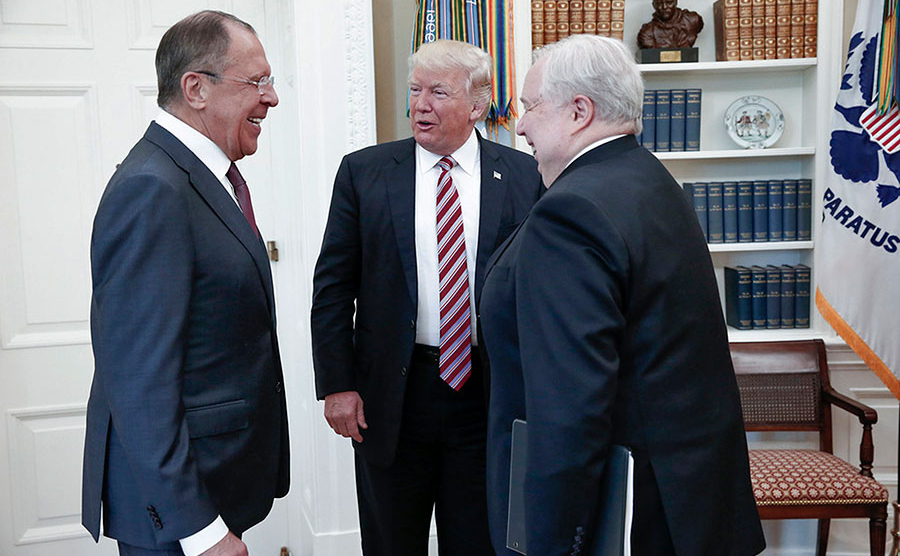 Раскрыта «засекреченная деталь» встречи Трампа с Лавровым в 2017 году