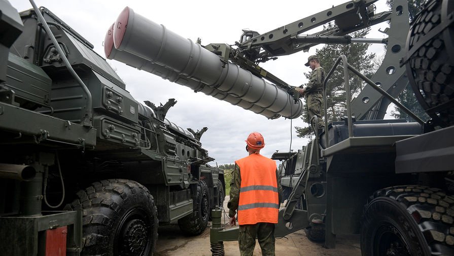 Турецких военных начали обучать управлению С-400