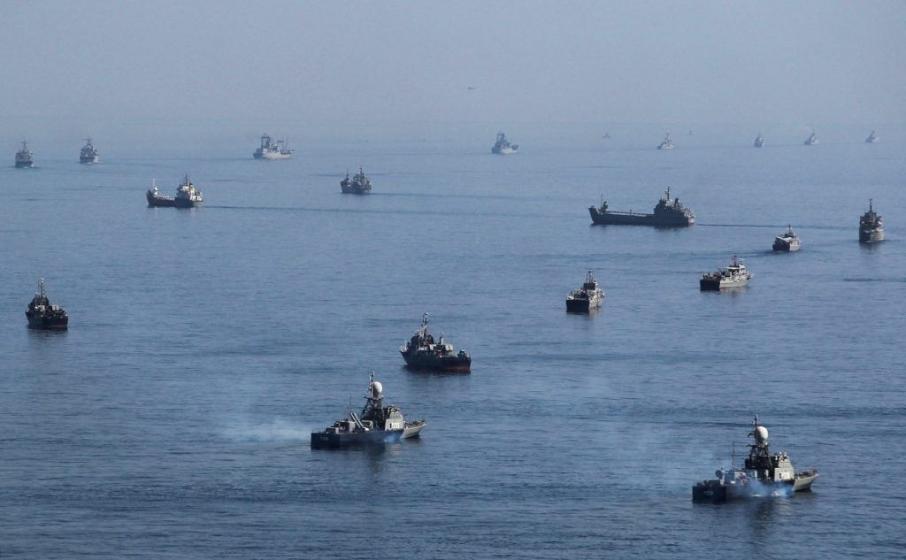 Иран проводит военные учения в Каспийском море