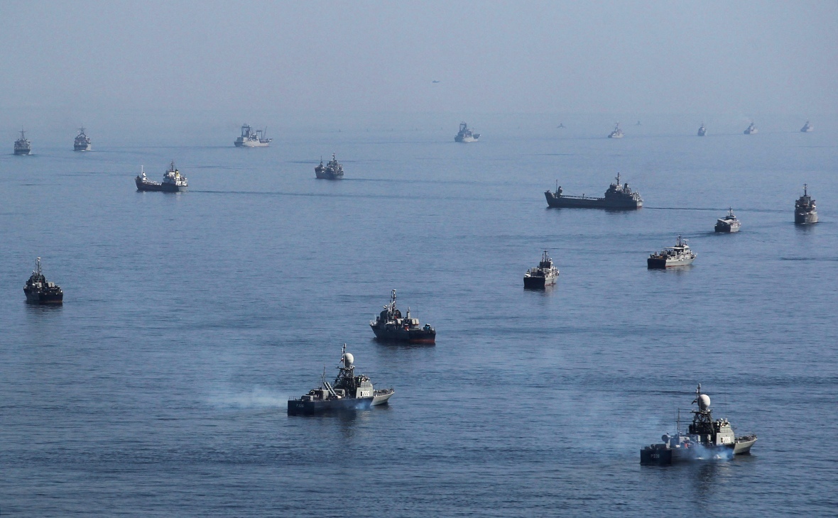 Иран проводит военные учения в Каспийском море