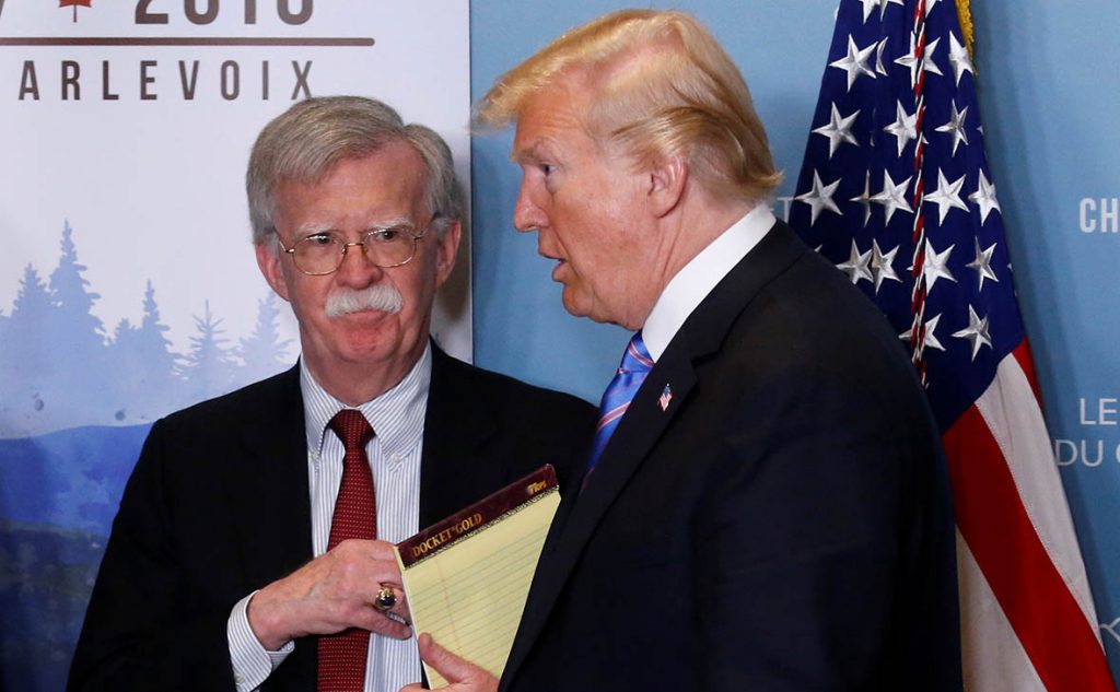 Уволенный Болтон раскритиковал внешнюю политику Трампа