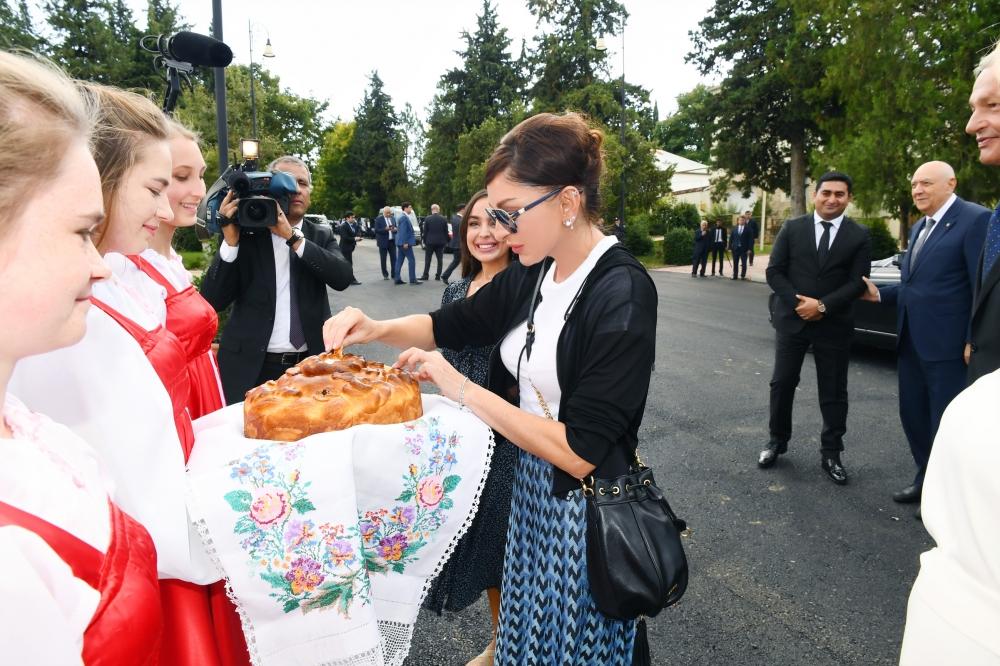 Мехрибан Алиева приняла участие в открытии Дворца культуры в селе Ивановка
