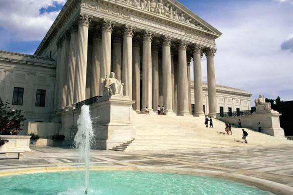 Верховный суд США одобрил ограничение на предоставление убежища мигрантам