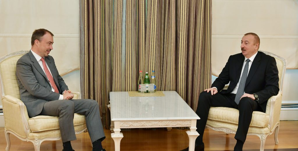 Ильхам Алиев принял делегацию во главе со спецпредставителем ЕС
