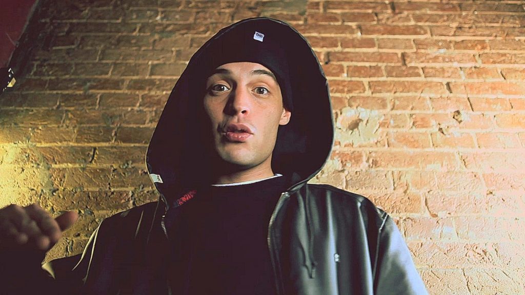 Российский рэпер назвал кавказских женщин «хачухами» и извинился