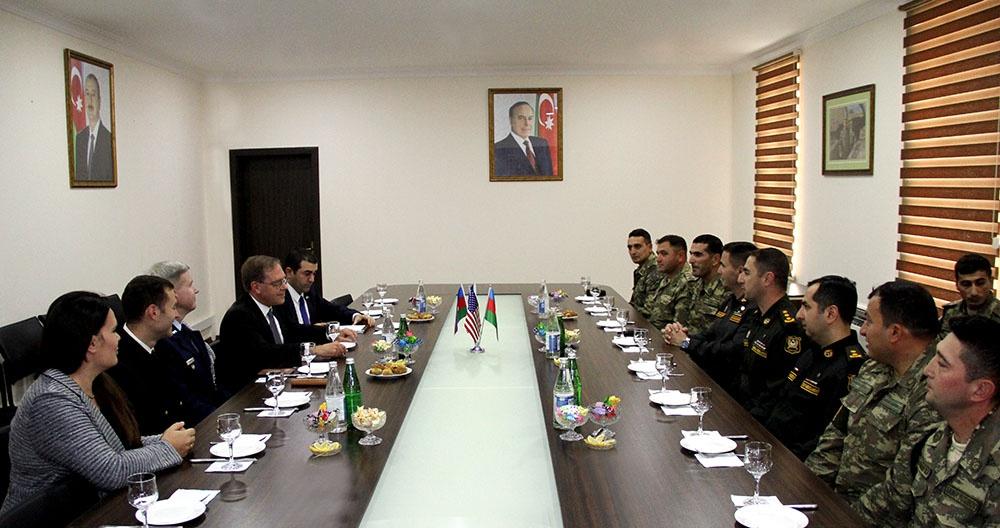 Посол США встретился с азербайджанскими военнослужащими, участвовавшими в учениях "Saber Junction - 19"