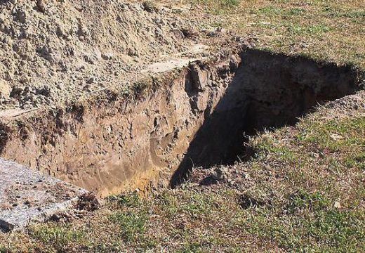 «Покойник» вернулся домой после собственных похорон