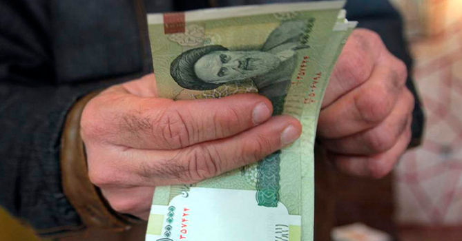 Власти Ирана компенсируют беднякам убытки от роста цен на бензин