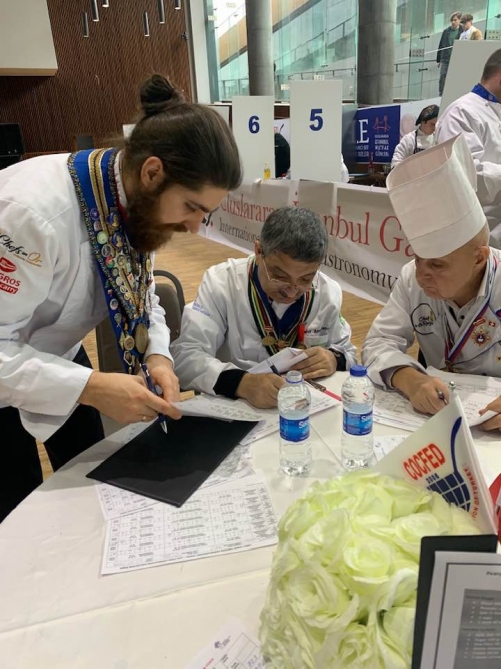 Азербайджанские повара участвуют в конкурсе в Стамбуле
