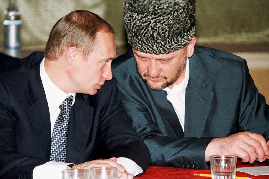 Путин: я предлагал Ахмаду Кадырову остаться, но он уехал, и его взорвали