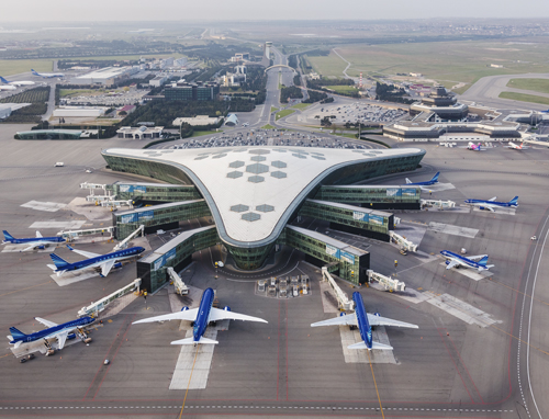 AZAL закупит свыше 20 новых Airbus и Boeing