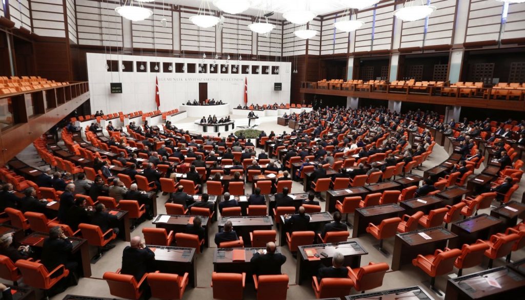 Парламент Турции одобрил отправку войск в Ливию