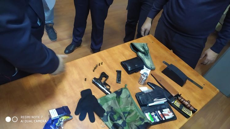 В Гяндже задержали вооруженного мужчину. Ранен сотрудник полиции