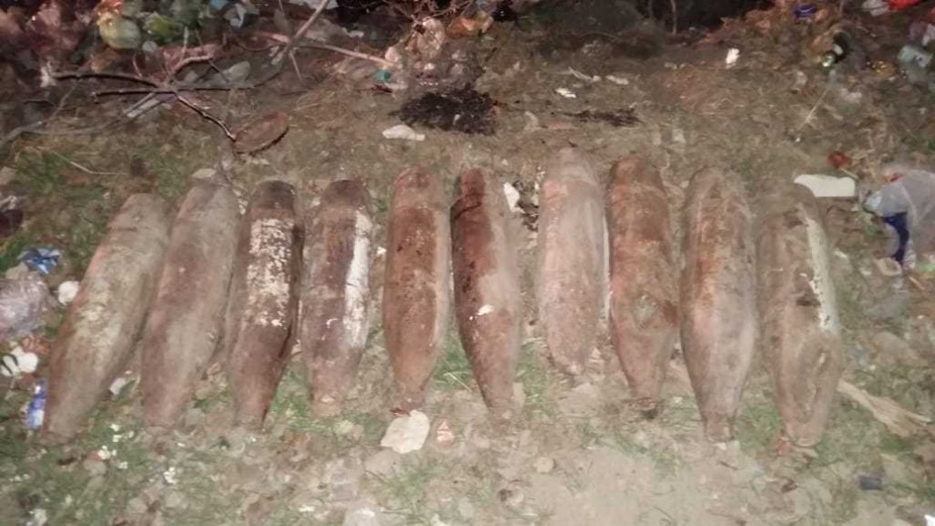 Около Гянджинского кукольного театра обнаружены артиллерийские снаряды