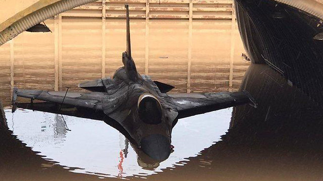 Самолеты ВВС Израиля получили повреждения во время потопа
