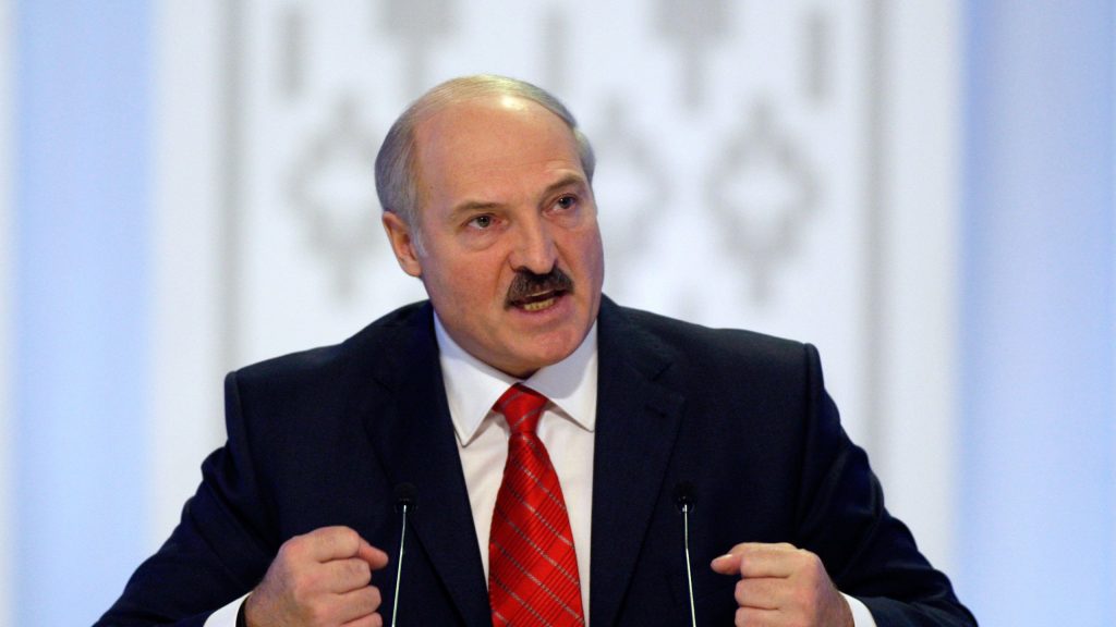 Лукашенко отказался эвакуировать на родину ослушавшихся и уехавших граждан