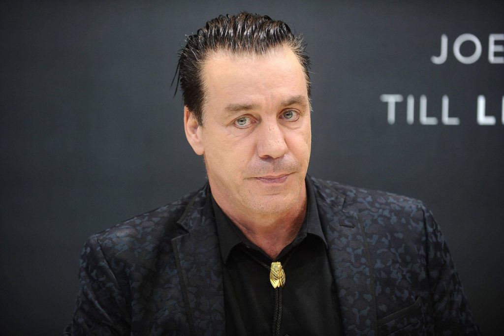 У солиста Rammstein Линдеманна коронавирус не обнаружен (обновлено)