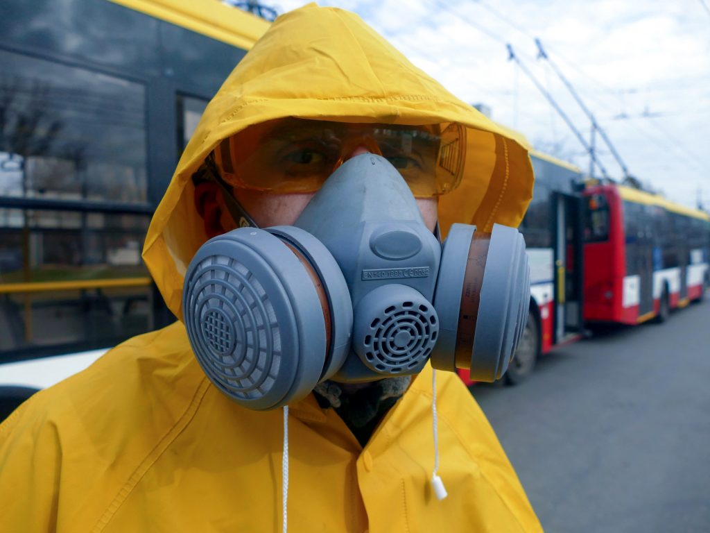 В Украине запретят массовые мероприятия и закроют школы из-за коронавируса