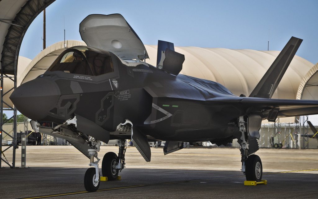 США показали мощь F-35 перед российскими военными в Сирии