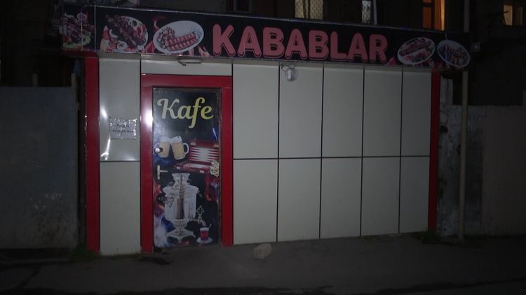 В Баку арестован владелец действующего кафе, а клиенты оштрафованы