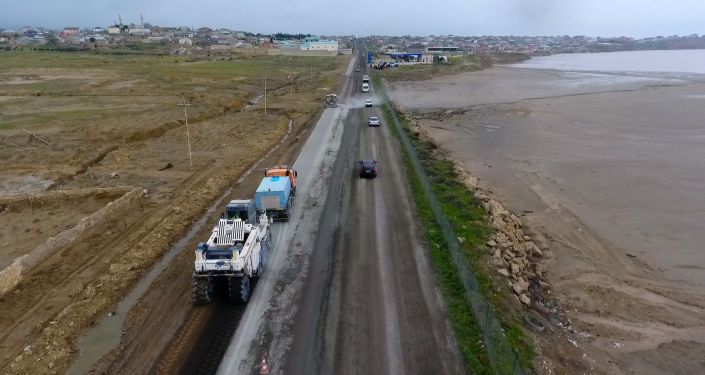 Обновляется дорога между двумя бакинскими поселками