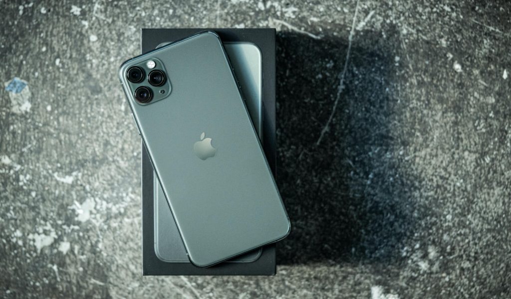 В Китае сгорел грузовик с 20 000 смартфонов iPhone