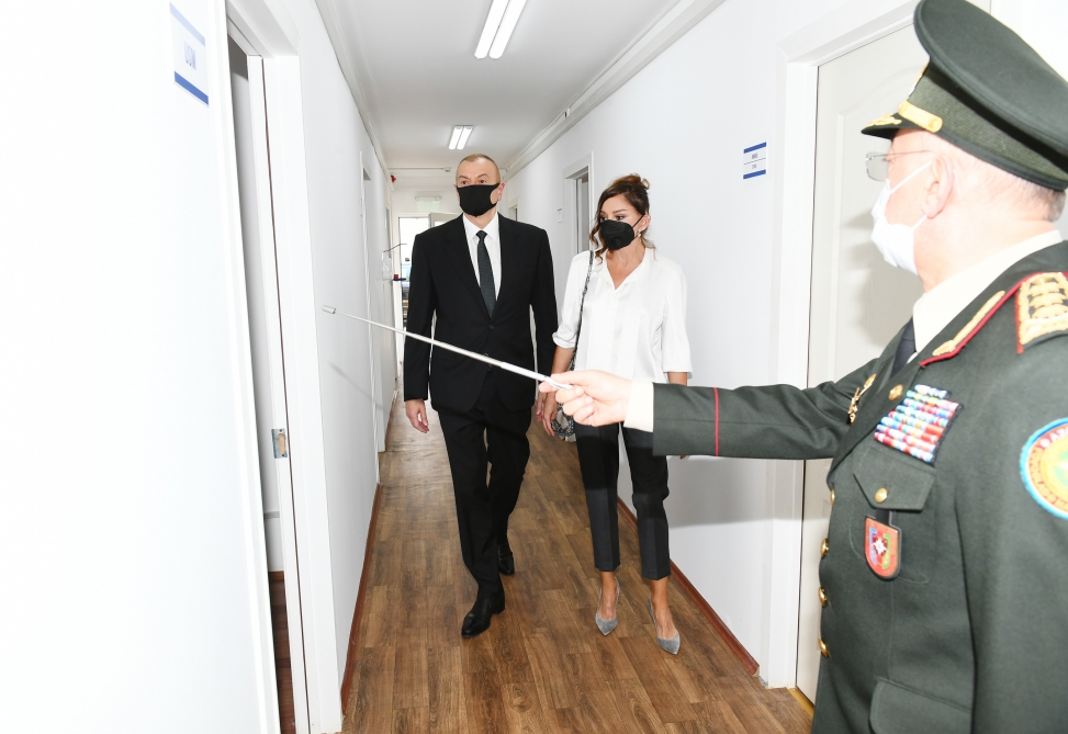 Ильхам и Мехрибан Алиевы открыли госпиталь модульного типа для больных COVİD-19