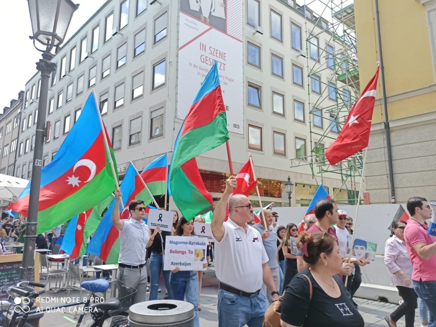 В Мюнхене азербайджанцы выступили против армянской агрессии