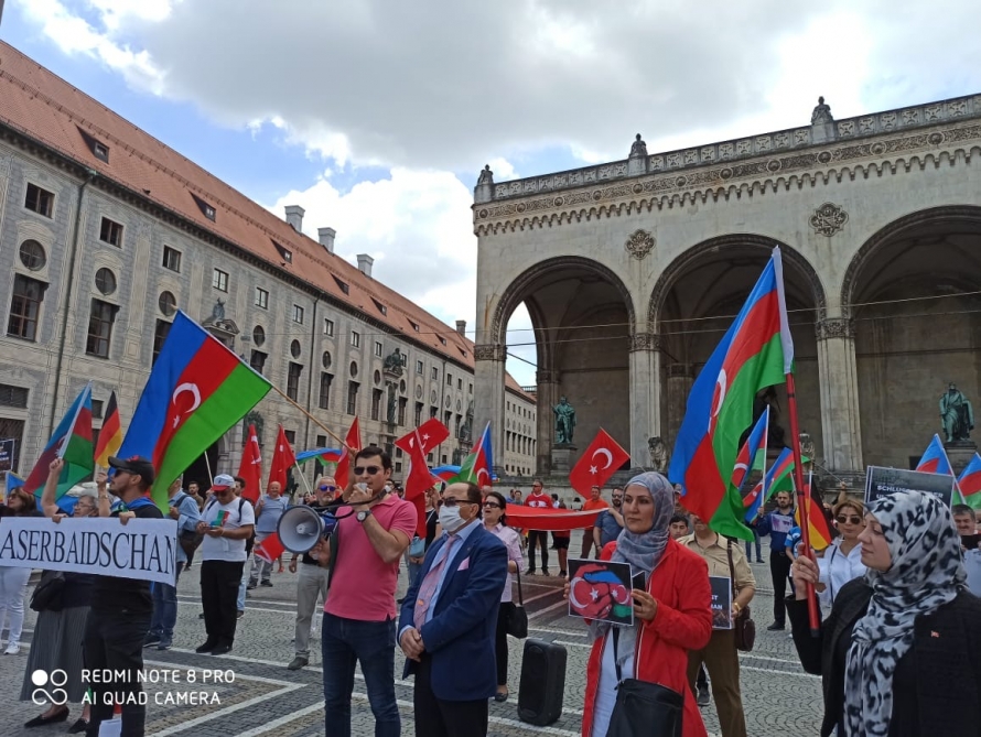 В Мюнхене азербайджанцы выступили против армянской агрессии