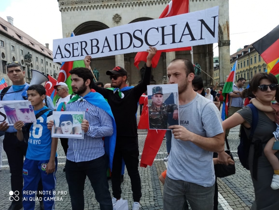 В Мюнхене азербайджанцы выступили против армянской агрессии