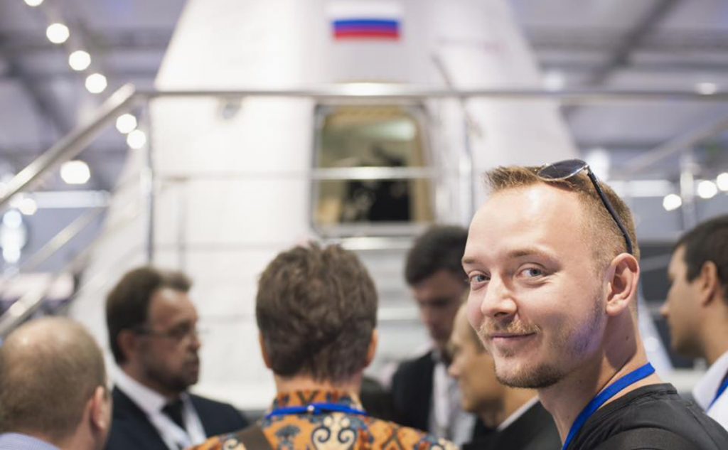 Советника Рогозина посадили под арест