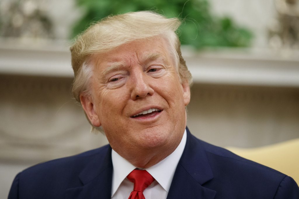 Трамп заявил о симптомах "левацкой" революции в США