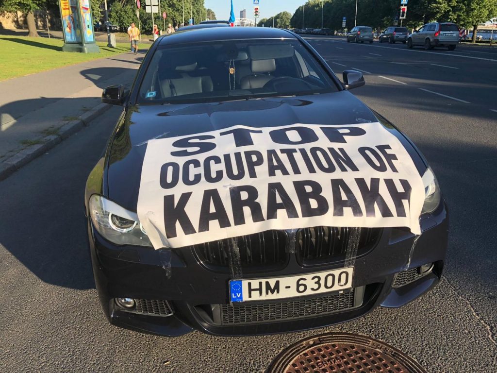 Азербайджанцы Латвии провели акцию протеста против военных провокаций Армении