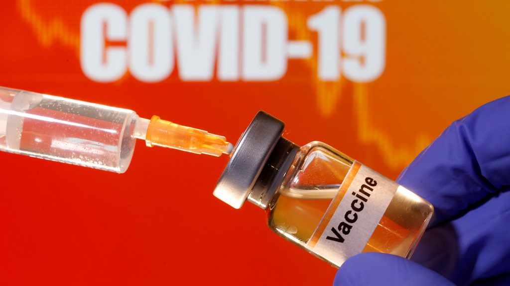 В Германии назвали регистрацию вакцины в России рискованным экспериментом на людях