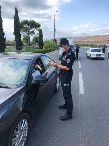 В Баку оштрафованы нарушители социальной дистанции без масок