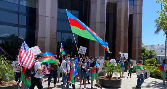 Полиция Лос-Анджелеса разыскивает армянина – участника нападения на азербайджанцев
