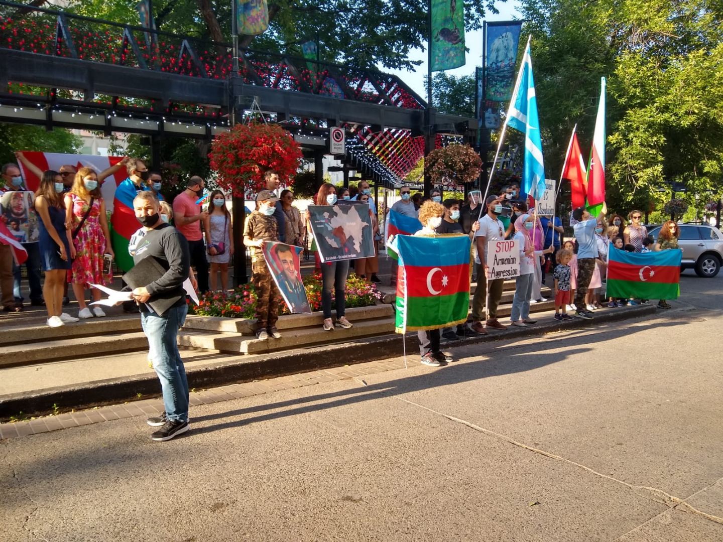 У мэрии Калгари установили флаг Азербайджана