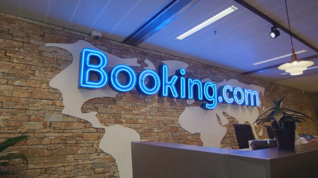 Booking.com сократит четверть сотрудников из-за пандемии