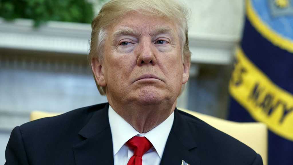 Трамп отправится в охваченную пожарами Калифорнию
