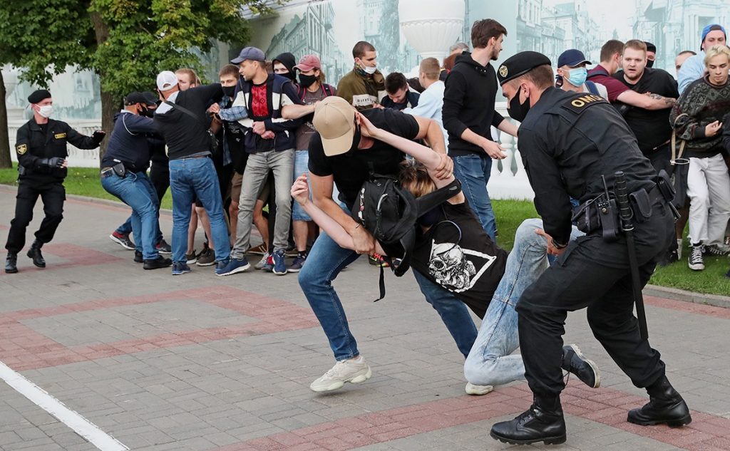 Десятки человек задержали в ходе акций в Беларуси
