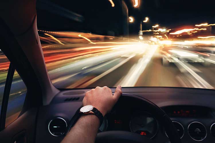 В Эстонии вместо штрафа за превышение скорости можно будет постоять на обочине