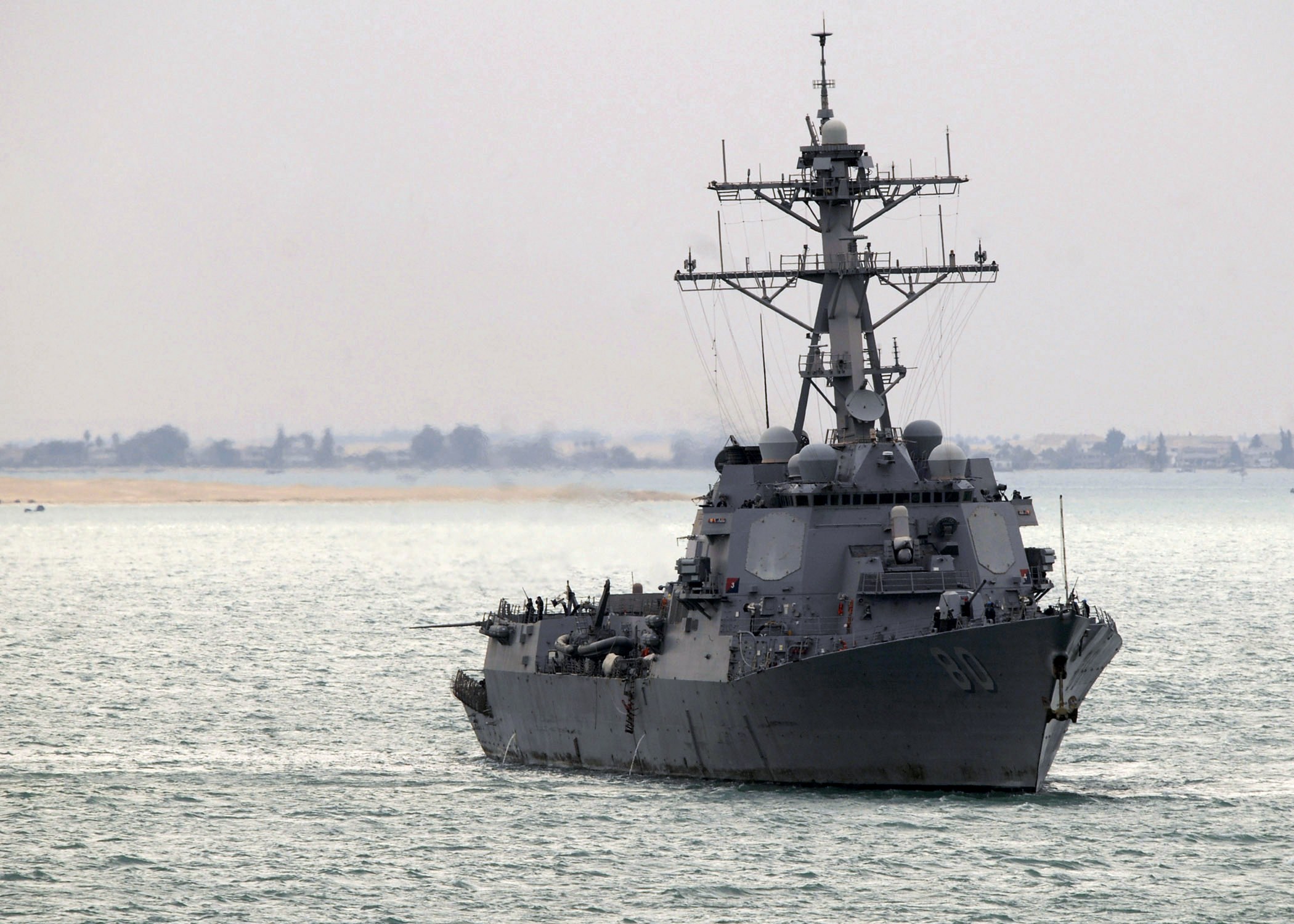 Американский эсминец направляется в Черное море
