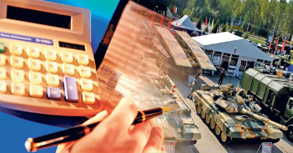 Россия впервые с 2014 года потратит на поддержку экономики больше, чем на оборону