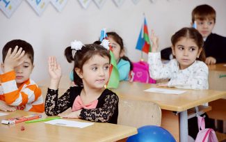 В Азербайджане изменилась дата выбора школ