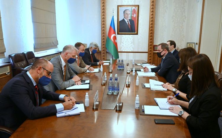 Джейхун Байрамов принял спецпредставителя ЕС по Южному Кавказу